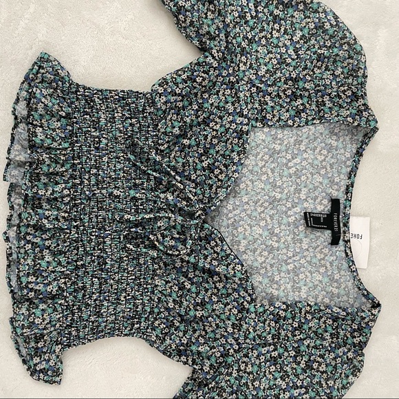 Forever 21 Blue Floral Smocked Cropped Top - Picture 2 of 8